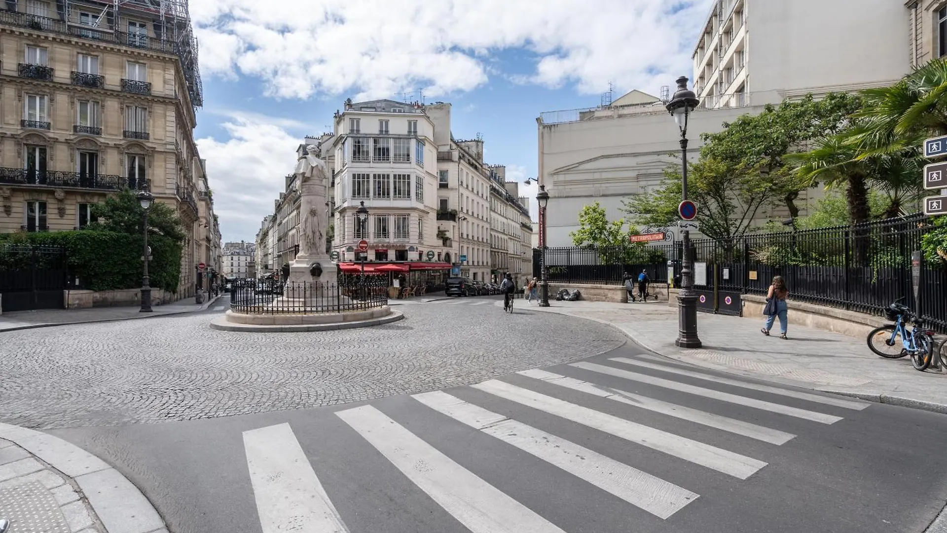 Eiffel Tower View Terrace Saint Germain Des Pres Apartment Paris